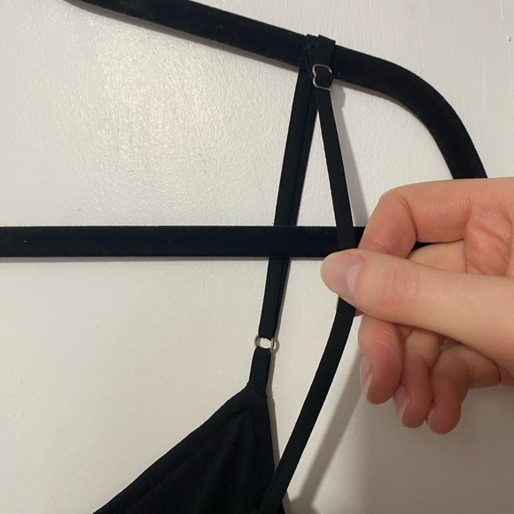 Black Skinny Strap Romper Size L - Picture 3 of 3